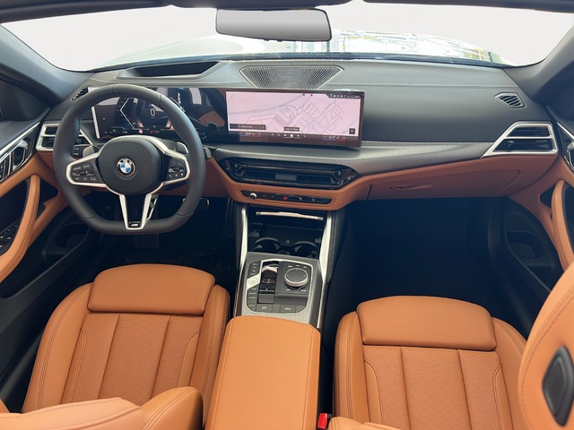 BMW Serie 4 420i Cabrio color Negro. Año 2025. 135KW(184CV). Gasolina. En concesionario Movitransa Cars Jerez de Cádiz