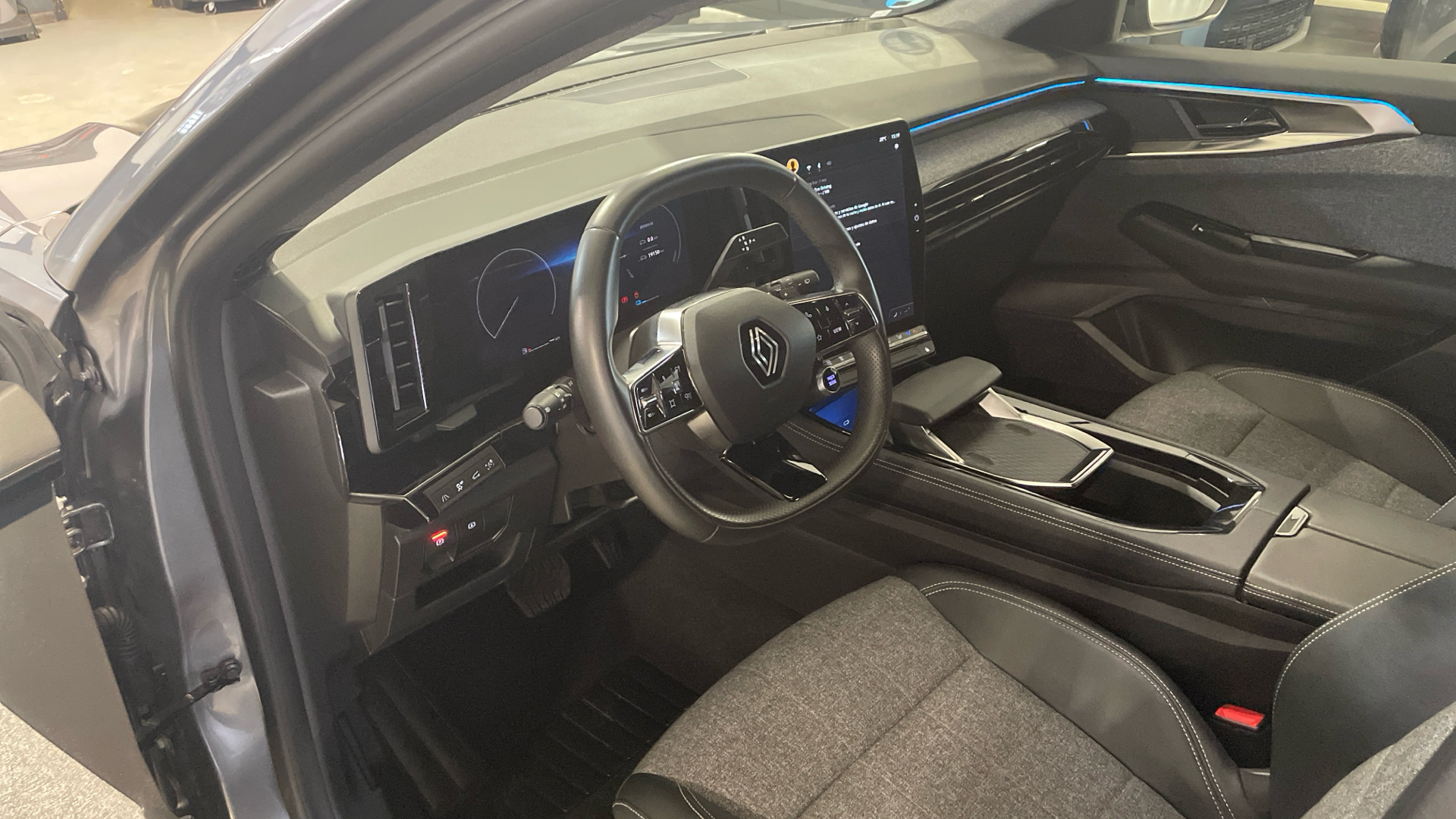 Renault Espace E-Tech 200 - 8