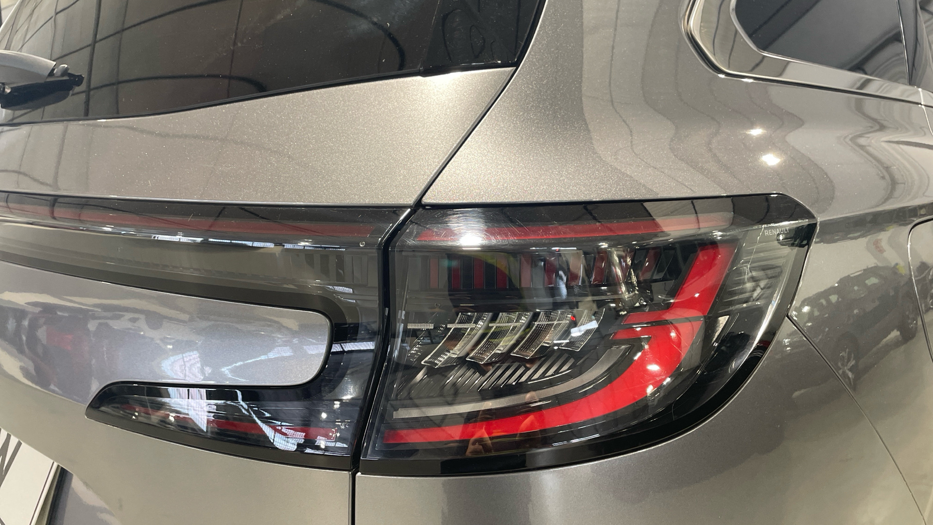 Renault Espace E-Tech 200 - 18