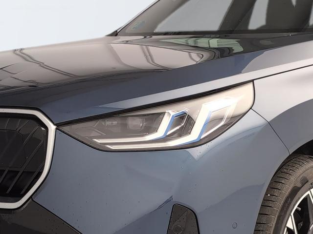 BMW X3 xDrive20i color Azul. Año 2024. 153KW(208CV). Gasolina. En concesionario Automotor Premium Viso - Málaga de Málaga