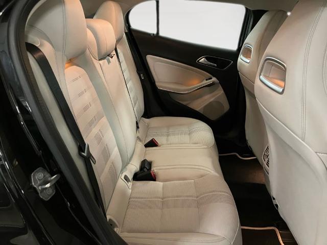 Mercedes-Benz GLA 180 90 kW (122 CV)