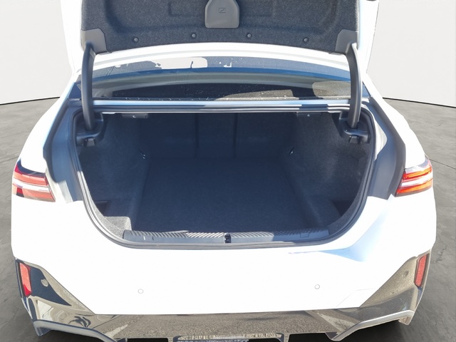 BMW Serie 5 520d color Blanco. Año 2025. 145KW(197CV). Diésel. En concesionario GANDIA Automoviles Fersan, S.A. de Valencia