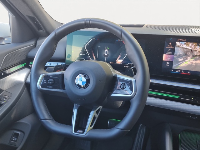 BMW Serie 5 520d color Blanco. Año 2025. 145KW(197CV). Diésel. En concesionario GANDIA Automoviles Fersan, S.A. de Valencia