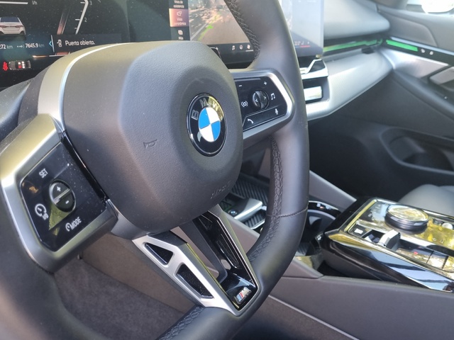 BMW Serie 5 520d color Blanco. Año 2025. 145KW(197CV). Diésel. En concesionario GANDIA Automoviles Fersan, S.A. de Valencia