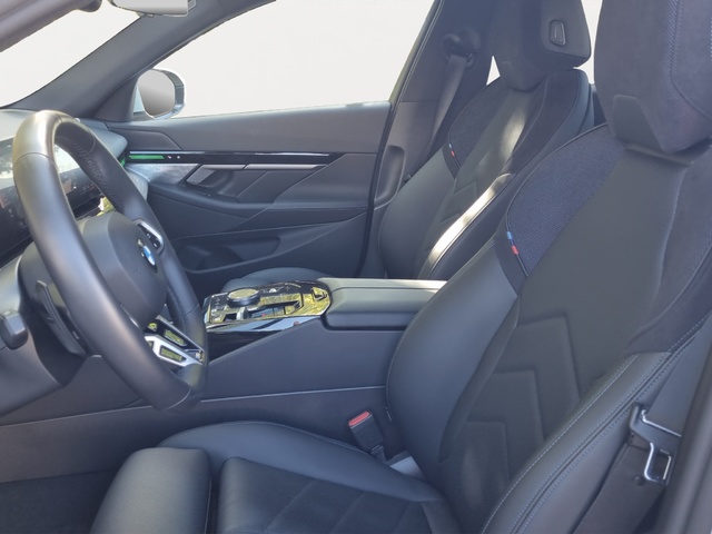 BMW Serie 5 520d color Blanco. Año 2025. 145KW(197CV). Diésel. En concesionario GANDIA Automoviles Fersan, S.A. de Valencia