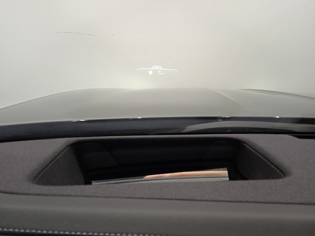 BMW Serie 7 750e color Gris. Año 2023. 360KW(489CV). Híbrido Electro/Gasolina. En concesionario ALBAMOCION CIUDAD REAL  de Ciudad Real