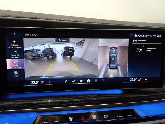 BMW Serie 7 750e color Gris. Año 2023. 360KW(489CV). Híbrido Electro/Gasolina. En concesionario ALBAMOCION CIUDAD REAL  de Ciudad Real