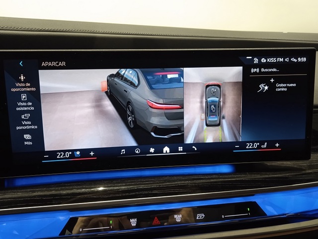 BMW Serie 7 750e color Gris. Año 2023. 360KW(489CV). Híbrido Electro/Gasolina. En concesionario ALBAMOCION CIUDAD REAL  de Ciudad Real