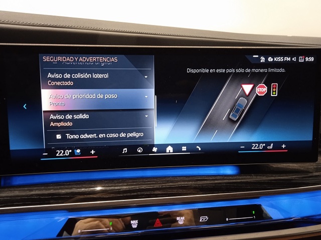 BMW Serie 7 750e color Gris. Año 2023. 360KW(489CV). Híbrido Electro/Gasolina. En concesionario ALBAMOCION CIUDAD REAL  de Ciudad Real