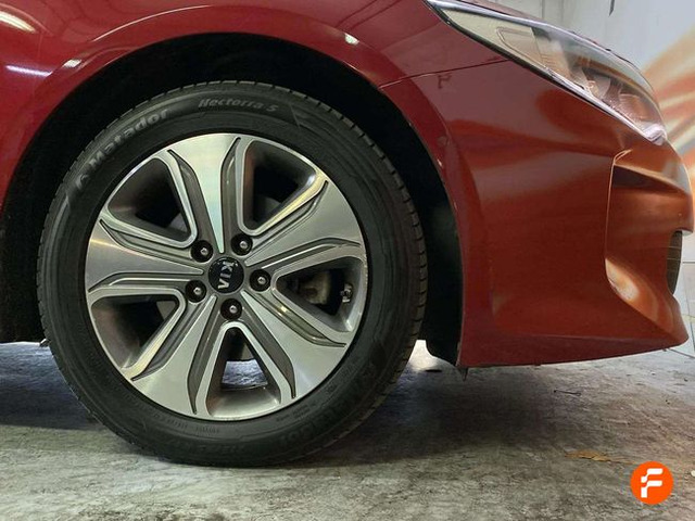 Foto 26 Kia Optima 2.0 GDi Híbrido Enchufable 151 kW (205 CV)