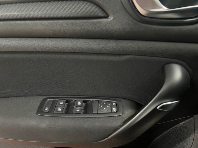 Renault Megane Limited TCe 85 kW (115 CV)