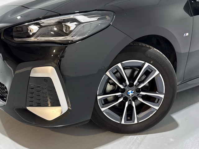 BMW Serie 2 218i Active Tourer color Negro. Año 2024. 100KW(136CV). Gasolina. En concesionario Auto Premier, S.A. - MADRID de Madrid