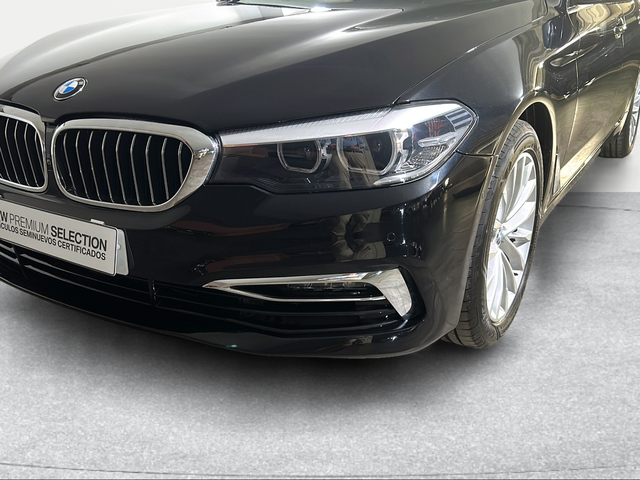 BMW Serie 5 520d color Negro. Año 2019. 140KW(190CV). Diésel. En concesionario San Pablo Motor | Su Eminencia de Sevilla