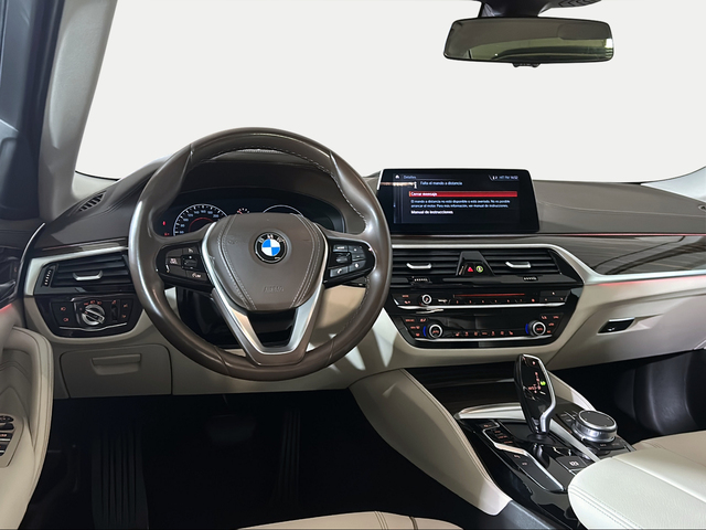 BMW Serie 5 520d color Negro. Año 2019. 140KW(190CV). Diésel. En concesionario San Pablo Motor | Su Eminencia de Sevilla