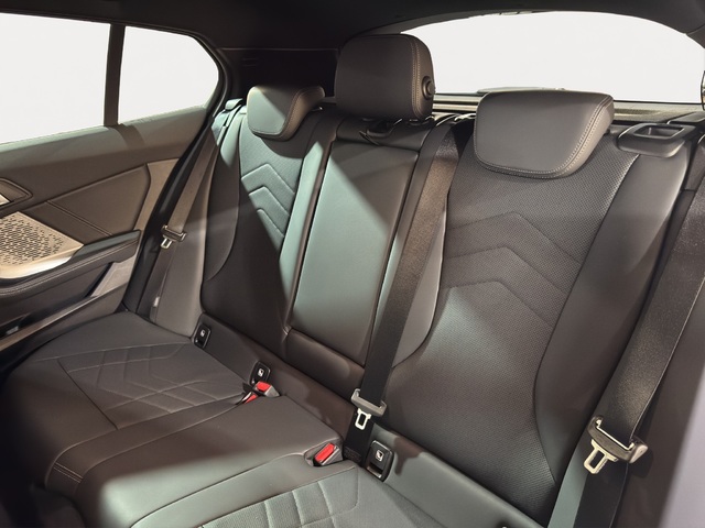 BMW Serie 1 120d color Gris. Año 2024. 120KW(163CV). Diésel. En concesionario GANDIA Automoviles Fersan, S.A. de Valencia