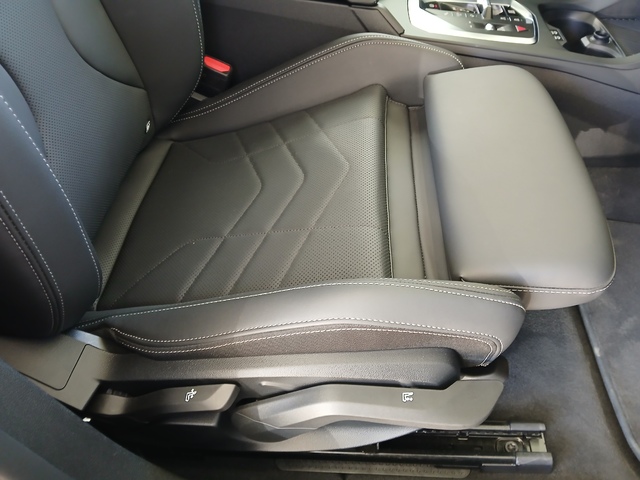 BMW Serie 1 120d color Gris. Año 2024. 120KW(163CV). Diésel. En concesionario GANDIA Automoviles Fersan, S.A. de Valencia