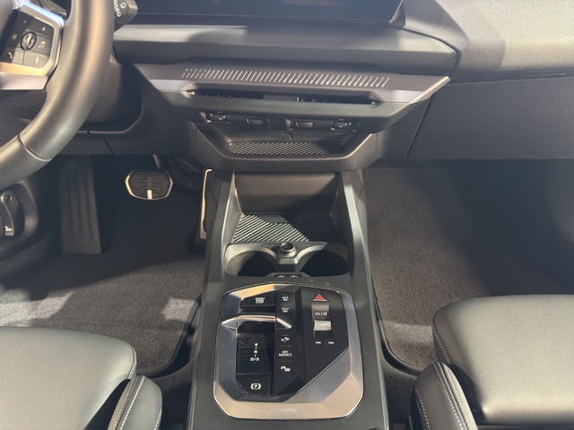 BMW Serie 1 120d color Gris. Año 2024. 120KW(163CV). Diésel. En concesionario GANDIA Automoviles Fersan, S.A. de Valencia