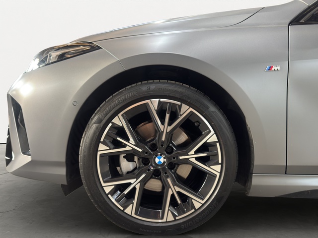 BMW Serie 1 120d color Gris. Año 2024. 120KW(163CV). Diésel. En concesionario GANDIA Automoviles Fersan, S.A. de Valencia