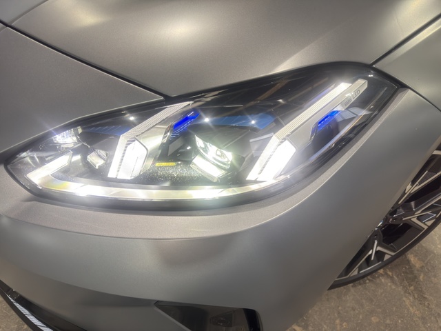 BMW Serie 1 120d color Gris. Año 2024. 120KW(163CV). Diésel. En concesionario GANDIA Automoviles Fersan, S.A. de Valencia