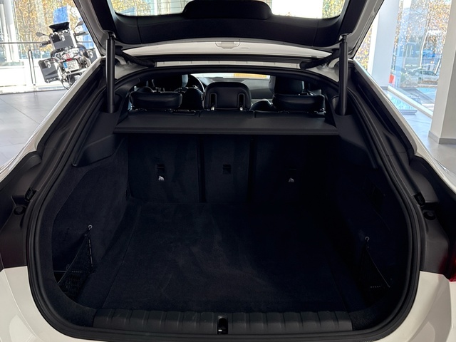 BMW Serie 4 420d Gran Coupe color Blanco. Año 2023. 140KW(190CV). Diésel. En concesionario Motor Gorbea de Álava