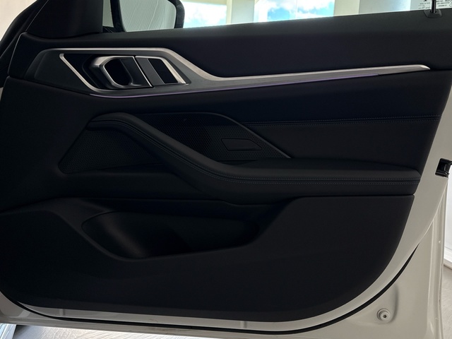 BMW Serie 4 420d Gran Coupe color Blanco. Año 2023. 140KW(190CV). Diésel. En concesionario Motor Gorbea de Álava