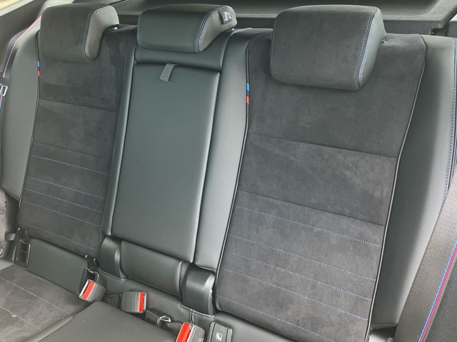 BMW iX1 eDrive20 color Blanco. Año 2025. 150KW(204CV). Eléctrico. En concesionario Bernesga Motor León (Bmw y Mini) de León