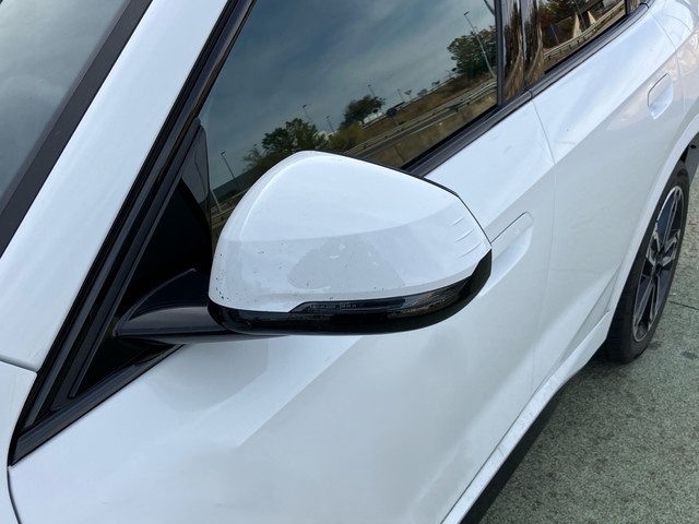 BMW iX1 eDrive20 color Blanco. Año 2025. 150KW(204CV). Eléctrico. En concesionario Bernesga Motor León (Bmw y Mini) de León