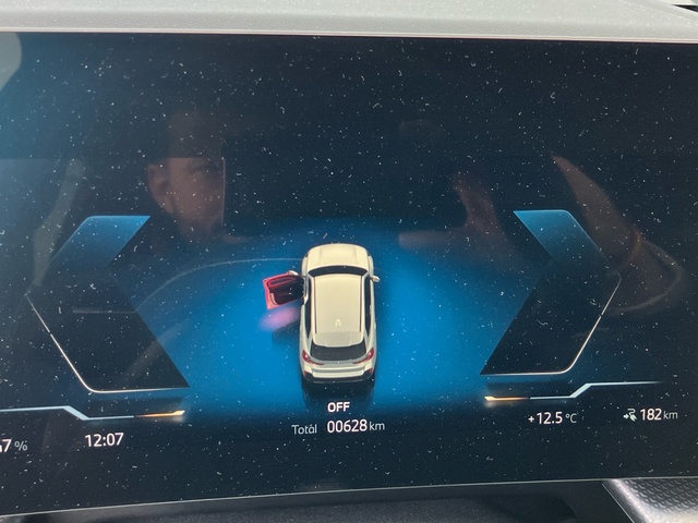 BMW iX1 eDrive20 color Blanco. Año 2025. 150KW(204CV). Eléctrico. En concesionario Bernesga Motor León (Bmw y Mini) de León