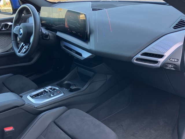 BMW Serie 2 220d Gran Coupe color Azul. Año 2025. 120KW(163CV). Diésel. En concesionario Bernesga Motor León (Bmw y Mini) de León