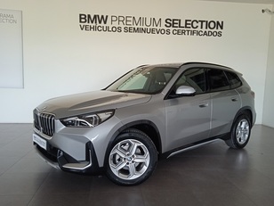 Fotos de BMW X1 xDrive20d color Gris Plata. Año 2024. 120KW(163CV). Diésel. En concesionario ALBAMOCION CIUDAD REAL  de Ciudad Real