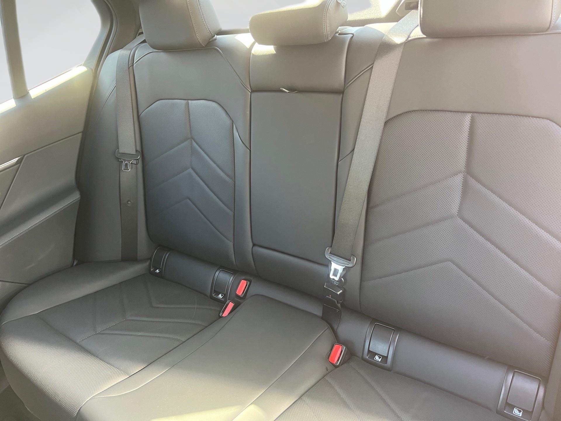 BMW Serie 5 530e color Negro. Año 2025. 220KW(299CV). Híbrido Electro/Gasolina. En concesionario Automotor Premium Viso - Málaga de Málaga