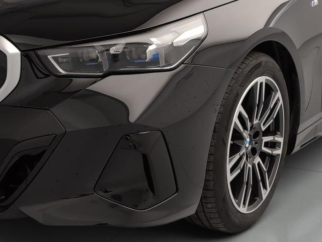 BMW Serie 5 520d color Negro. Año 2025. 145KW(197CV). Diésel. En concesionario Automotor Premium Viso - Málaga de Málaga