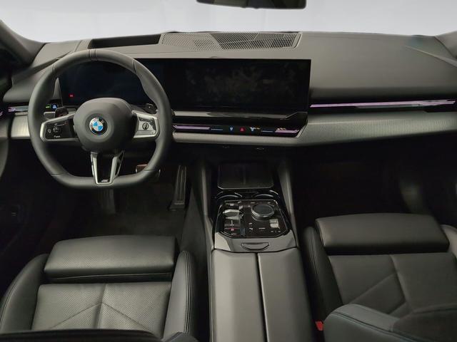 BMW Serie 5 520d color Negro. Año 2025. 145KW(197CV). Diésel. En concesionario Automotor Premium Viso - Málaga de Málaga