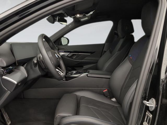 BMW Serie 5 520d color Negro. Año 2025. 145KW(197CV). Diésel. En concesionario Automotor Premium Viso - Málaga de Málaga