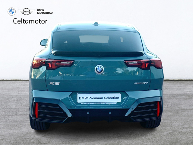 BMW X2 sDrive18d color Verde. Año 2025. 110KW(150CV). Diésel. En concesionario Celtamotor Pontevedra de Pontevedra