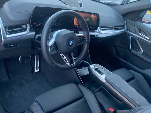 BMW X2 sDrive18d color Verde. Año 2025. 110KW(150CV). Diésel. En concesionario Celtamotor Pontevedra de Pontevedra