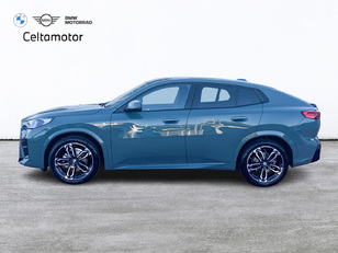 Fotos de BMW X2 sDrive18d color Verde. Año 2025. 110KW(150CV). Diésel. En concesionario Celtamotor Pontevedra de Pontevedra