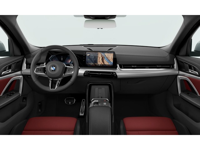 BMW X2 sDrive18d color Gris. Año 2025. 110KW(150CV). Diésel. En concesionario Celtamotor Vigo de Pontevedra