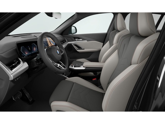 BMW X2 xDrive20d color Negro. Año 2025. 120KW(163CV). Diésel. En concesionario Celtamotor Vigo de Pontevedra