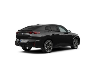 Fotos de BMW X2 xDrive20d color Negro. Año 2025. 120KW(163CV). Diésel. En concesionario Celtamotor Vigo de Pontevedra