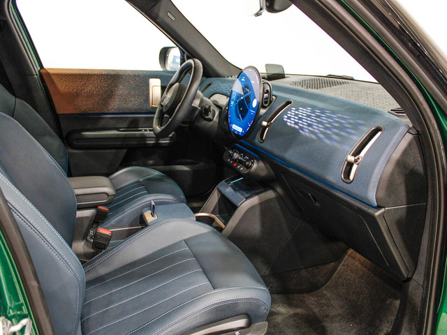 fotoG 16 del MINI MINI Countryman E 150 kW (204 CV) 204cv Eléctrico del 2025 en Barcelona