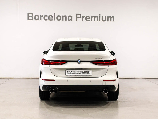 BMW Serie 2 218d Gran Coupe color Blanco. Año 2024. 110KW(150CV). Diésel. En concesionario Barcelona Premium -- GRAN VIA de Barcelona