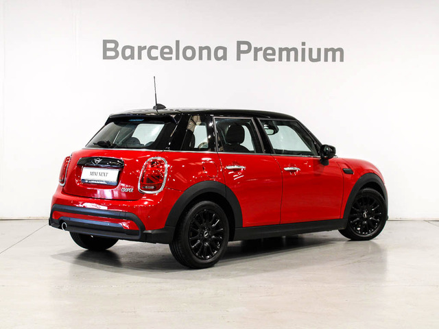 fotoG 3 del MINI MINI 5 Puertas Cooper 100 kW (136 CV) 136cv Gasolina del 2022 en Barcelona