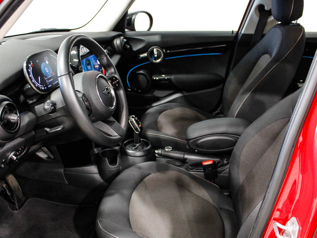 fotoG 10 del MINI MINI 5 Puertas Cooper 100 kW (136 CV) 136cv Gasolina del 2022 en Barcelona