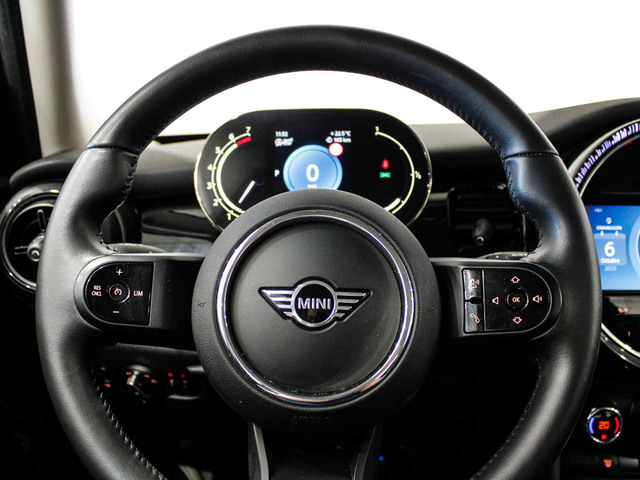 fotoG 12 del MINI MINI 5 Puertas Cooper 100 kW (136 CV) 136cv Gasolina del 2022 en Barcelona