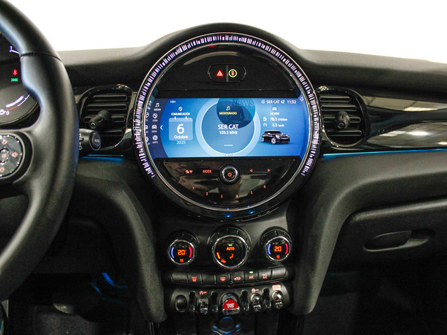 fotoG 13 del MINI MINI 5 Puertas Cooper 100 kW (136 CV) 136cv Gasolina del 2022 en Barcelona