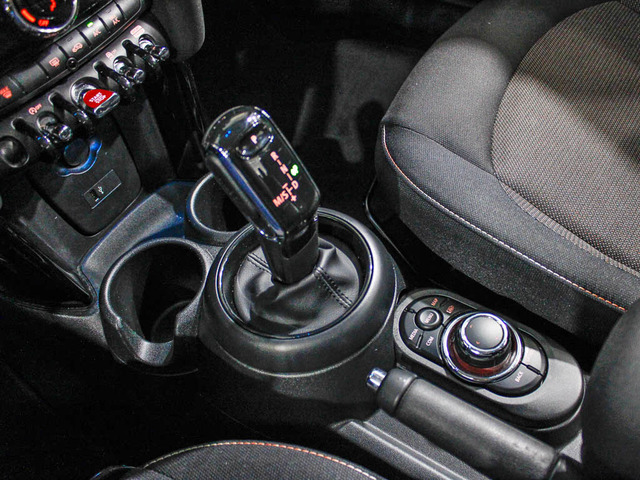 fotoG 14 del MINI MINI 5 Puertas Cooper 100 kW (136 CV) 136cv Gasolina del 2022 en Barcelona