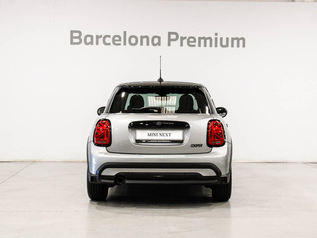 fotoG 4 del MINI MINI 5 Puertas Cooper 100 kW (136 CV) 136cv Gasolina del 2023 en Barcelona