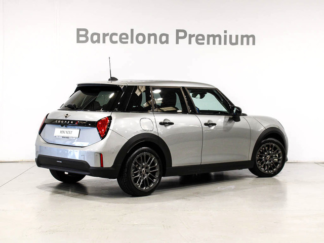 fotoG 3 del MINI MINI 5 Puertas Cooper S 150 kW (204 CV) 204cv Gasolina del 2025 en Barcelona