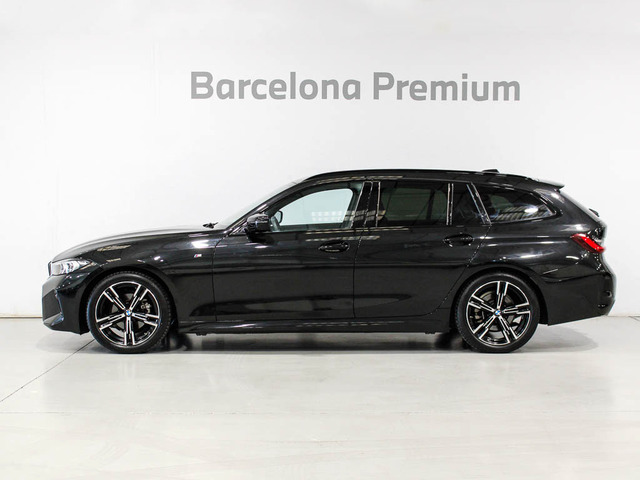 BMW Serie 3 318d Touring color Negro. Año 2025. 110KW(150CV). Diésel. En concesionario Barcelona Premium -- GRAN VIA de Barcelona
